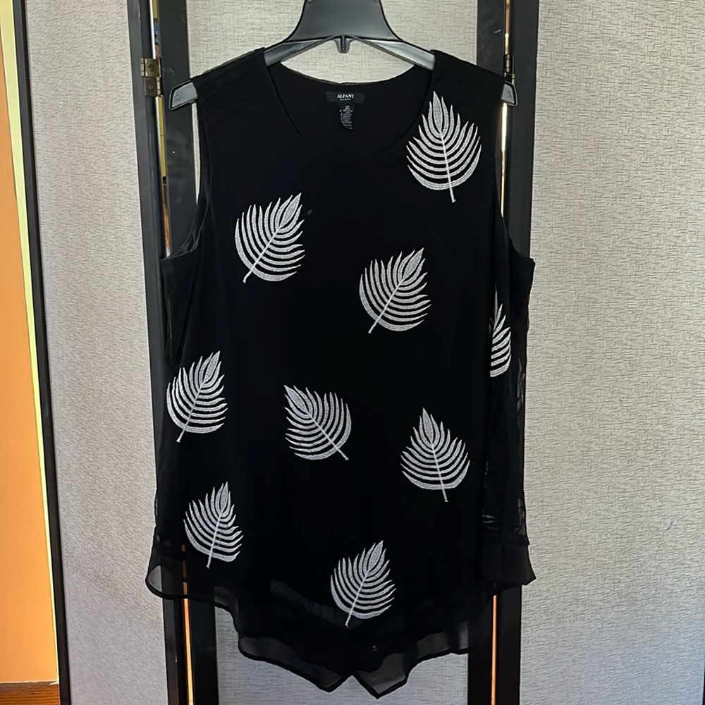 Women’s blouse